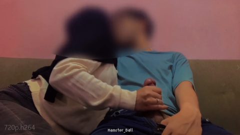 Pertemuan Mesra di Apartmen – Kisah Antara Pelajar Berhijab dan Senior – Sex Porn Video