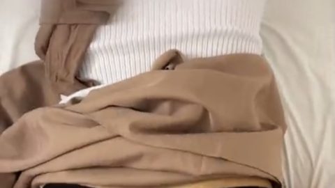 Gadis Hijab Anggun – Fuck with sexy hijab muslim in the hotel
