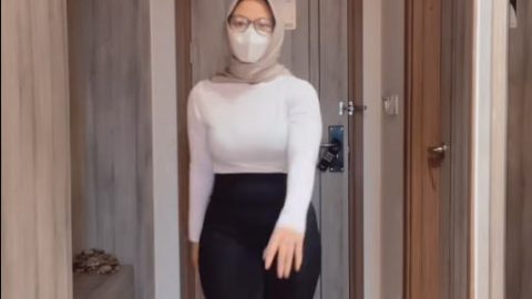 My Lover Warming up Before Jogging Looks Mentul Breasts- Asian Asian Porn - xHamster
