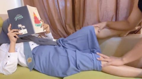 While I was studying, my stepbrother scolded me — Kisah Yang Tidak Disangka